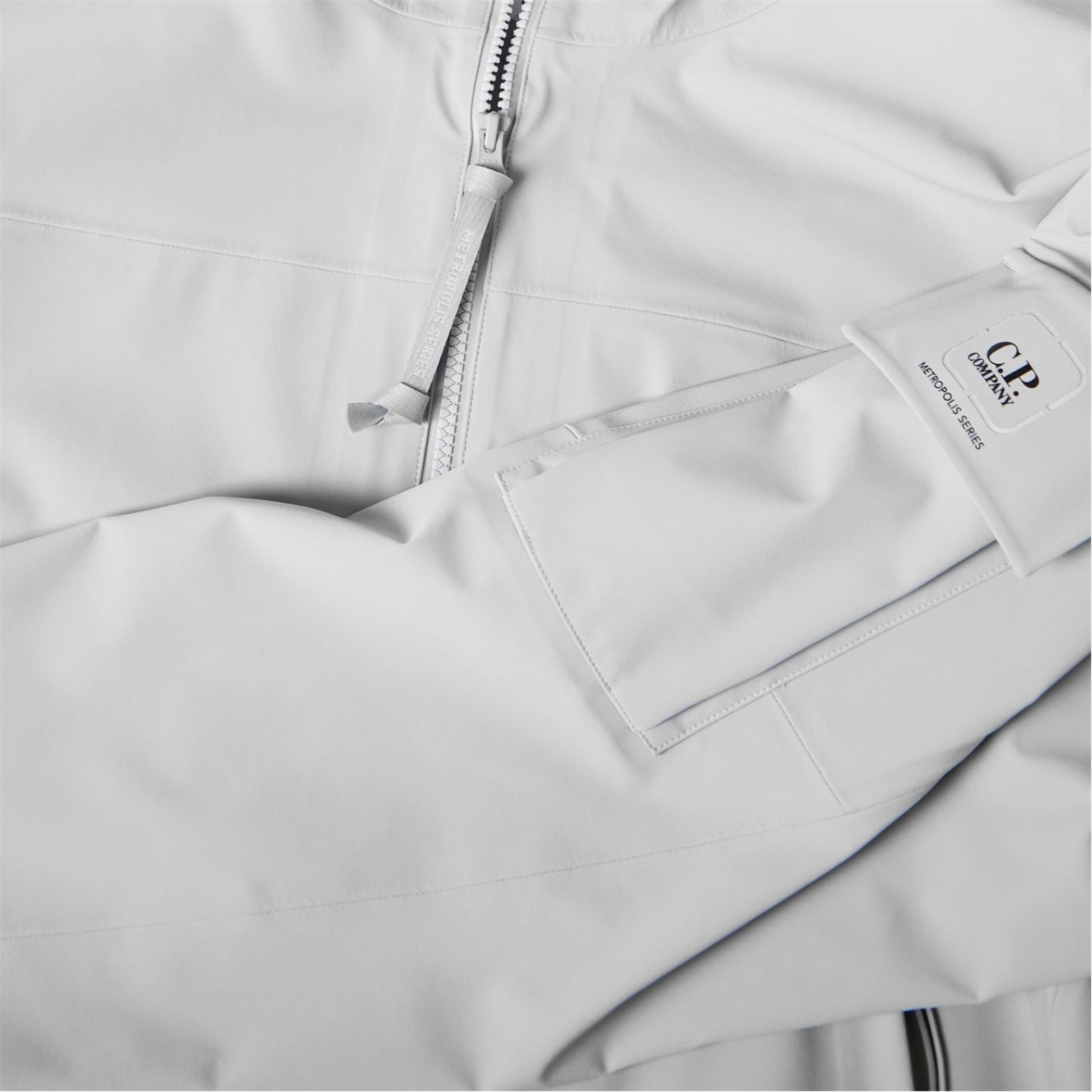 LUXURY HUB CP COMPANY METROPOLIS CPCM SHELL HOOD JKT SN61