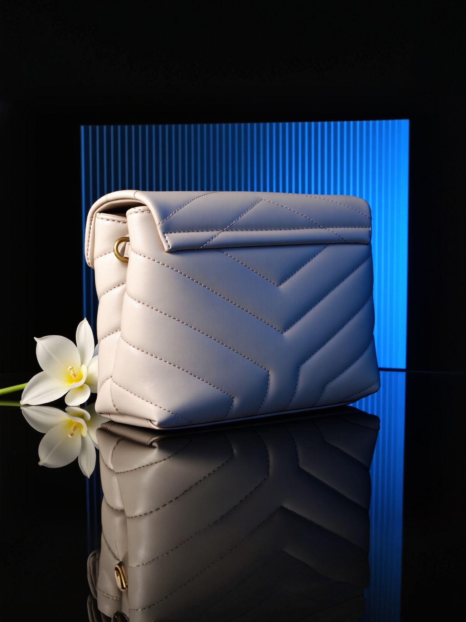 LUXURY HUB SAINT LAURENT TOY LOULOU BAG