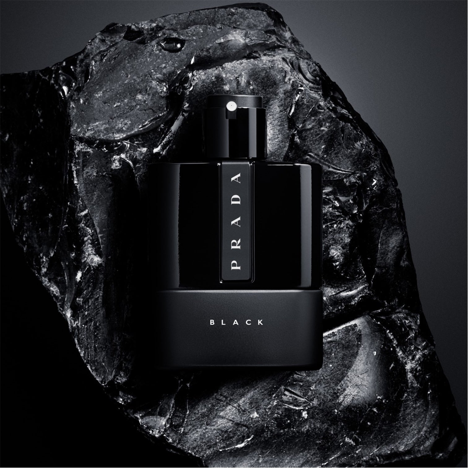 LUXURY HUB PRADA LUNA ROSSA BLACK EAU DE PARFUM 50ML