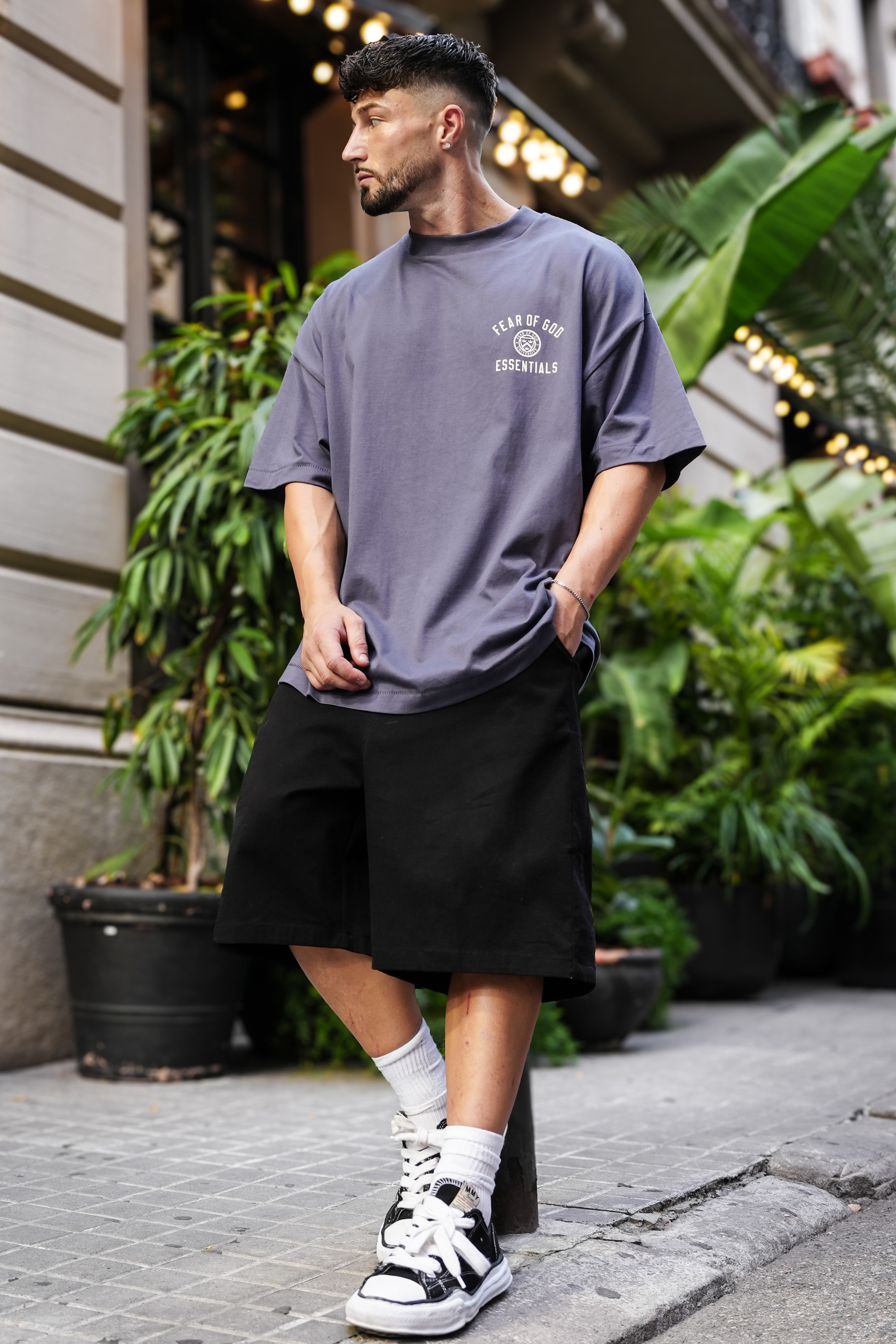 LUXURY HUB FEAR OF GOD ESSENTIALS SMALL LOGO TEE