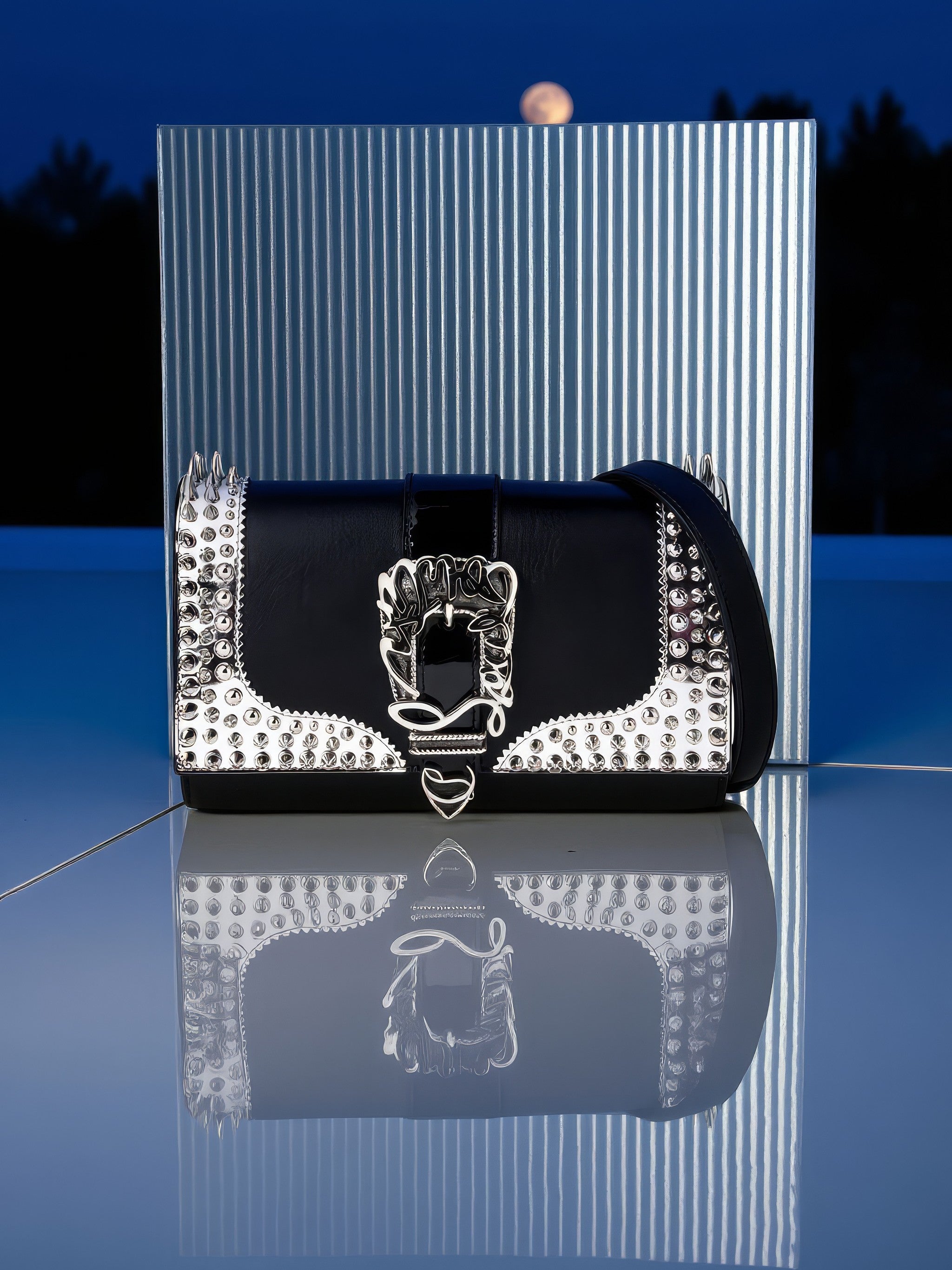 LUXURY HUB CHRISTIAN LOUBOUTIN PALOMA CLUTCH