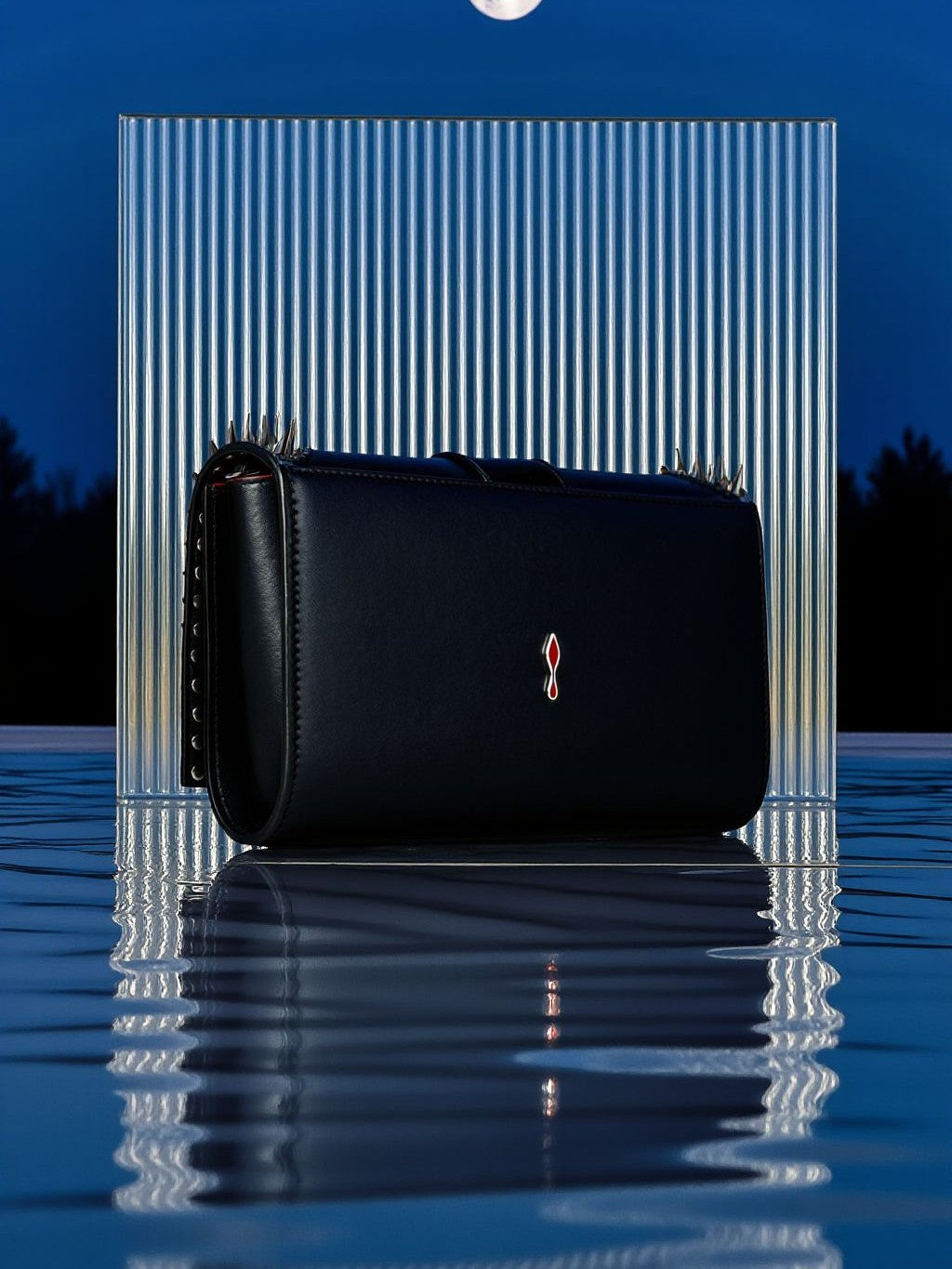 LUXURY HUB CHRISTIAN LOUBOUTIN PALOMA CLUTCH