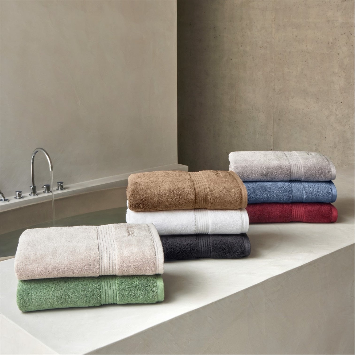 LUXURY HUB BOSS HOME LOFT TOWEL